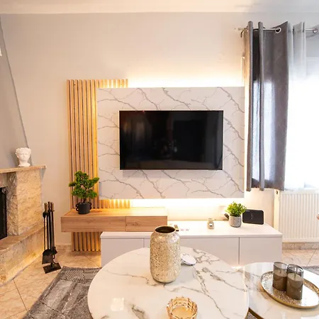 Luxury Askos