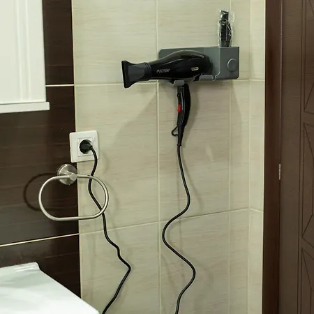 Luxury Askos